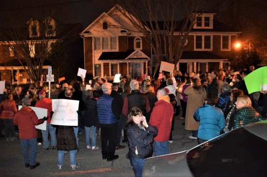 coretta-scott-king-letter-outside-mcconnells-house